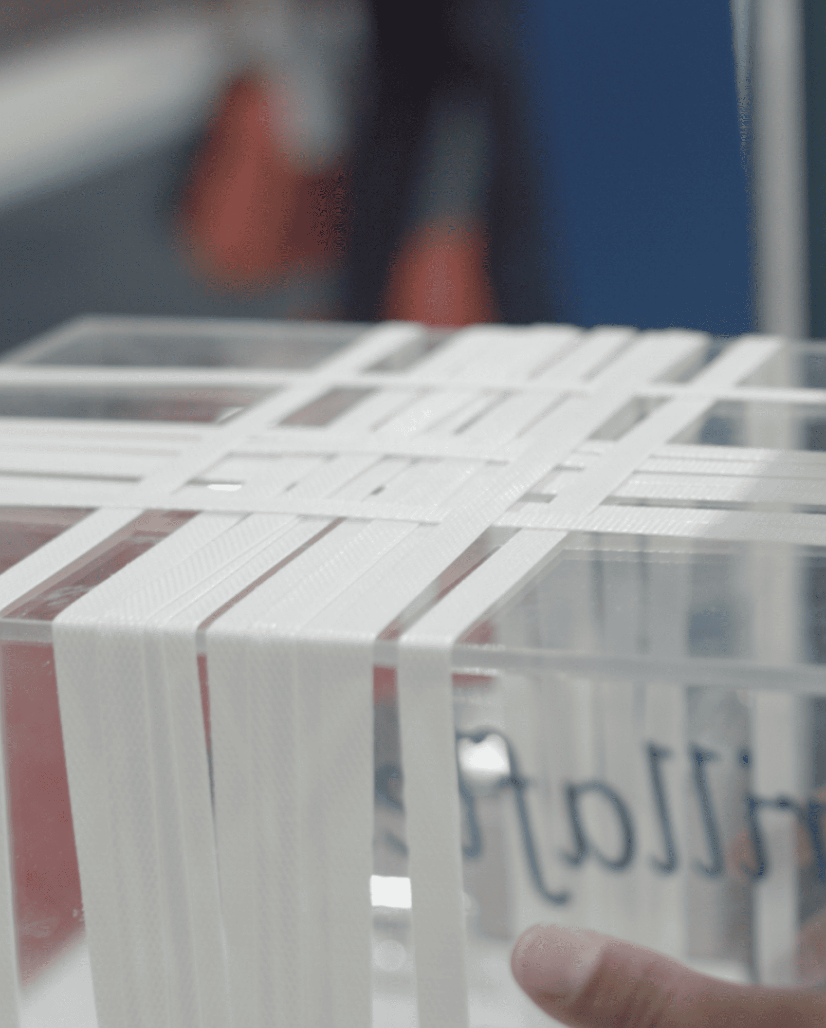 5. Flejadora Automatica 995 - Equipo en accion.png